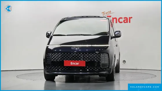 HYUNDAI STARIA LOUNGE 9-SEATER
