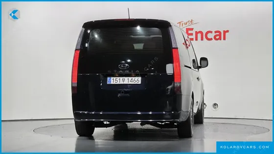 HYUNDAI STARIA LOUNGE 9-SEATER