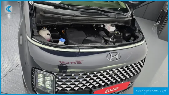 HYUNDAI STARIA LOUNGE 9-SEATER