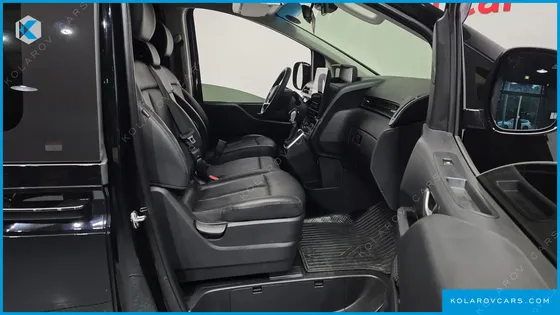 HYUNDAI STARIA CARGO 3-SEATER