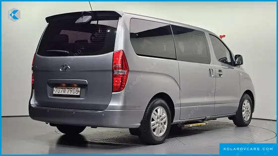 HYUNDAI STAREX 12-SEATER WAGON