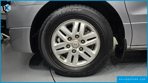 HYUNDAI STAREX 12-SEATER WAGON