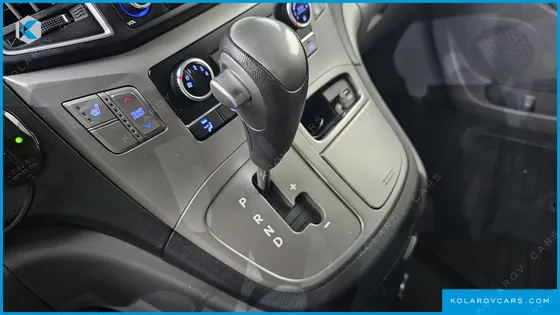 HYUNDAI STAREX 12-SEATER WAGON