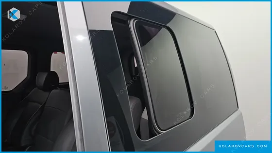 HYUNDAI STAREX 12-SEATER WAGON
