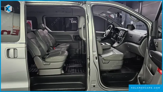 HYUNDAI STAREX 12-SEATER WAGON