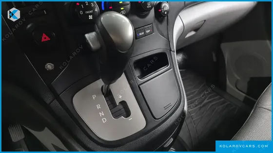 HYUNDAI STAREX 12-SEATER WAGON