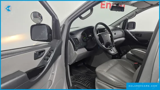HYUNDAI STAREX 12-SEATER WAGON