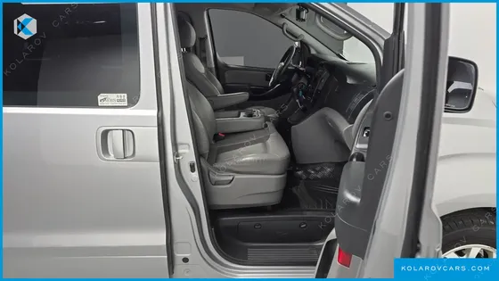HYUNDAI STAREX 12-SEATER WAGON