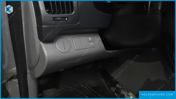 HYUNDAI STAREX 12-SEATER WAGON