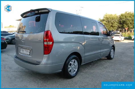 HYUNDAI STAREX 12-SEATER WAGON