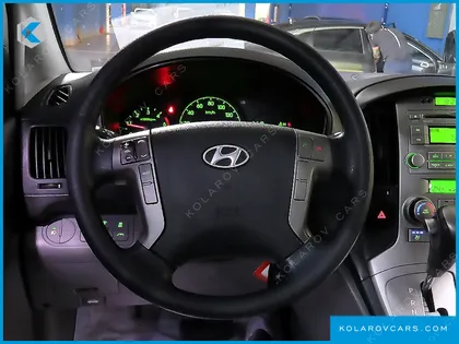 HYUNDAI STAREX 12-SEATER WAGON