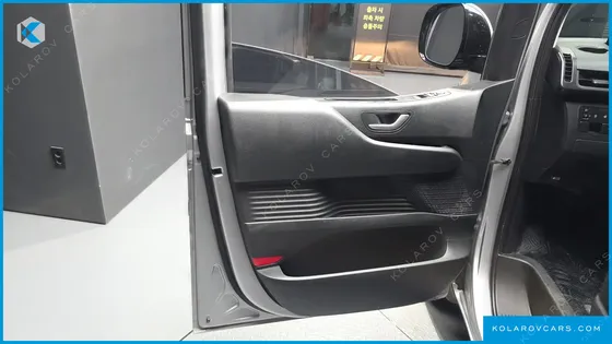 HYUNDAI STARIA CARGO 3-SEATER