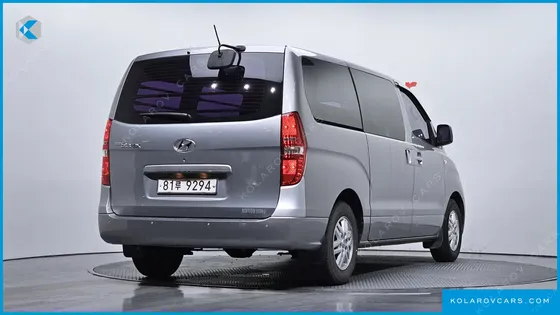 HYUNDAI STAREX 3-SEATER VAN