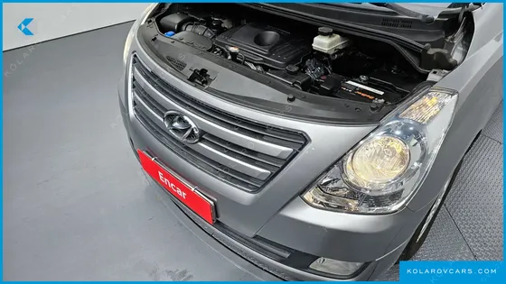 HYUNDAI STAREX 3-SEATER VAN