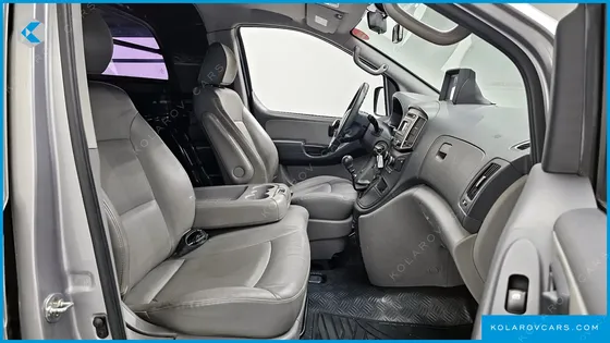 HYUNDAI STAREX 3-SEATER VAN