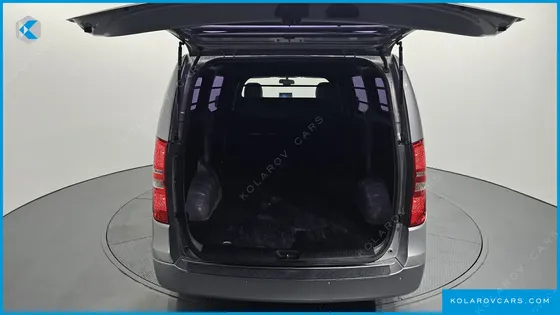 HYUNDAI STAREX 3-SEATER VAN