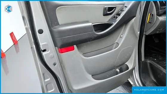 HYUNDAI STAREX 3-SEATER VAN