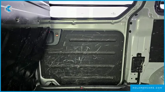 HYUNDAI STAREX 3-SEATER VAN