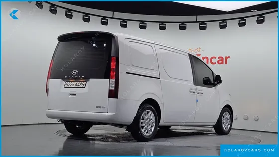 HYUNDAI STARIA CARGO 3-SEATER
