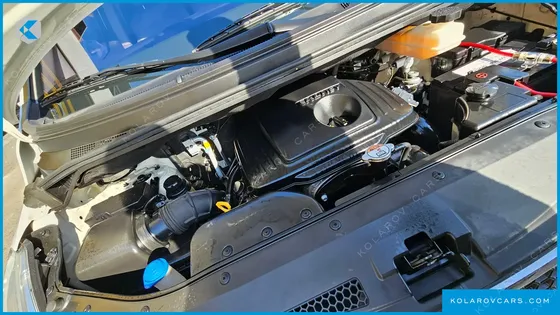 HYUNDAI STAREX 3-SEATER VAN