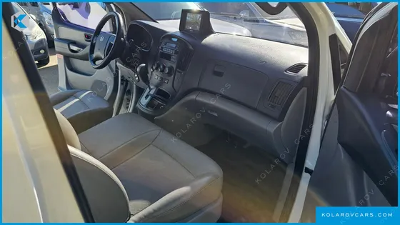 HYUNDAI STAREX 3-SEATER VAN