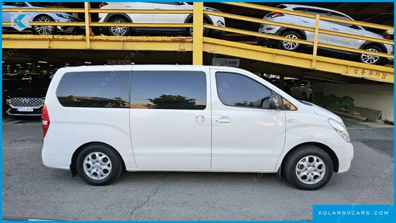 HYUNDAI STAREX 3-SEATER VAN