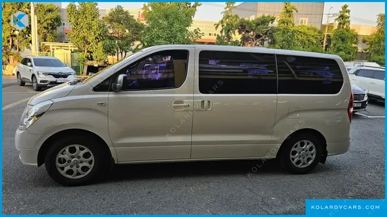 HYUNDAI STAREX 3-SEATER VAN