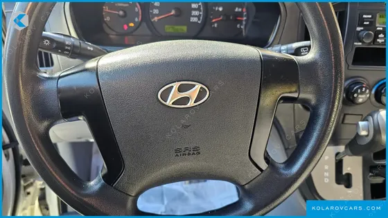 HYUNDAI STAREX 3-SEATER VAN