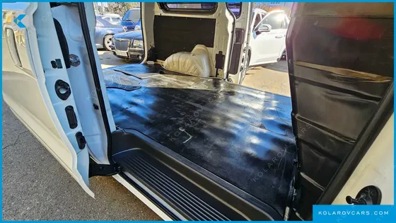 HYUNDAI STAREX 3-SEATER VAN
