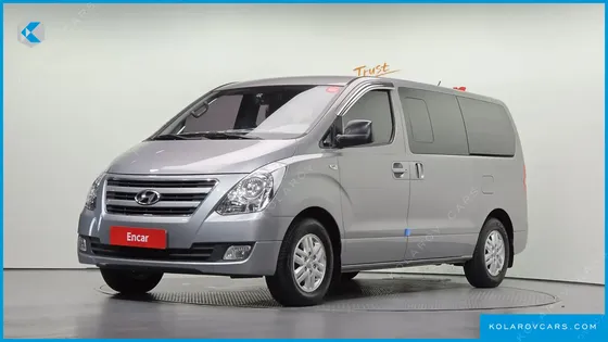 HYUNDAI STAREX 5-SEATER VAN