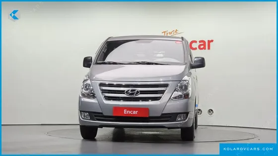 HYUNDAI STAREX 5-SEATER VAN