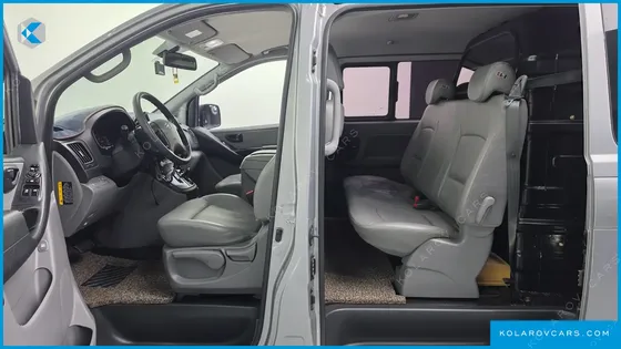HYUNDAI STAREX 5-SEATER VAN