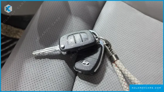 HYUNDAI STAREX 5-SEATER VAN