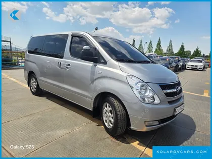 HYUNDAI STAREX 12-SEATER WAGON