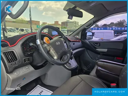HYUNDAI STAREX 12-SEATER WAGON
