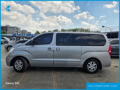 HYUNDAI STAREX 12-SEATER WAGON
