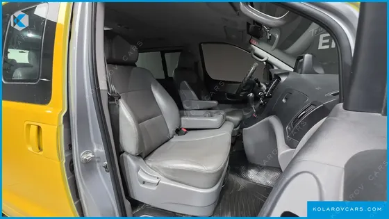 HYUNDAI STAREX GUARD CAR OF CHILDREN