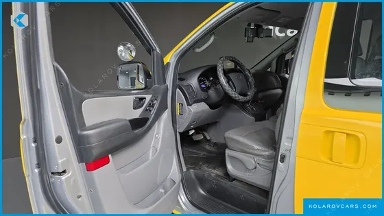 HYUNDAI STAREX GUARD CAR OF CHILDREN