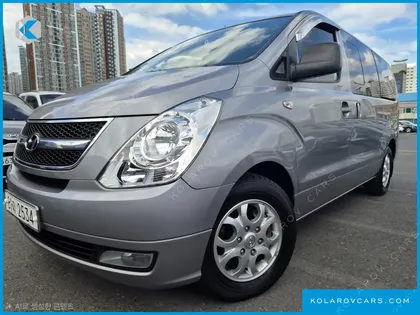 HYUNDAI STAREX 5-SEATER VAN