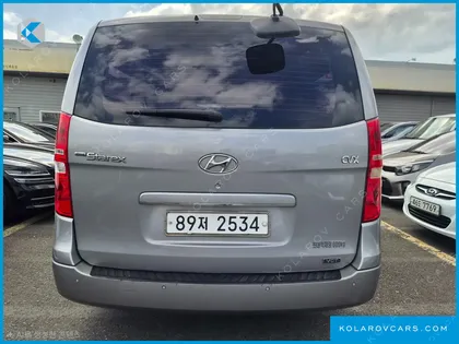 HYUNDAI STAREX 5-SEATER VAN