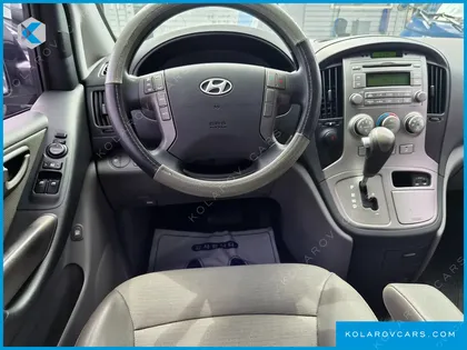 HYUNDAI STAREX 5-SEATER VAN