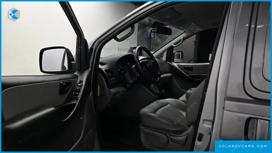 HYUNDAI STAREX 3-SEATER VAN