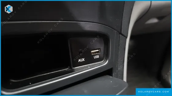 HYUNDAI STAREX 3-SEATER VAN