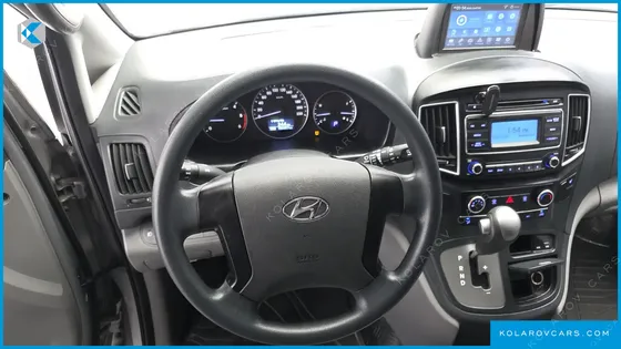 HYUNDAI STAREX 3-SEATER VAN