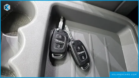 HYUNDAI STAREX 3-SEATER VAN