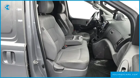 HYUNDAI STAREX 3-SEATER VAN