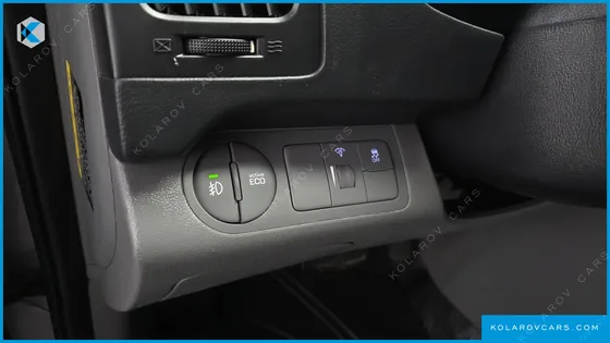 HYUNDAI STAREX 3-SEATER VAN