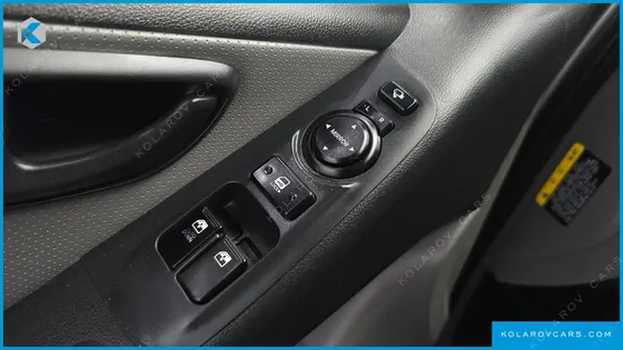HYUNDAI STAREX 3-SEATER VAN