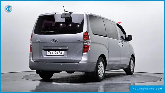 HYUNDAI STAREX 12-SEATER WAGON