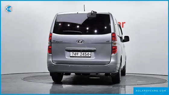 HYUNDAI STAREX 12-SEATER WAGON